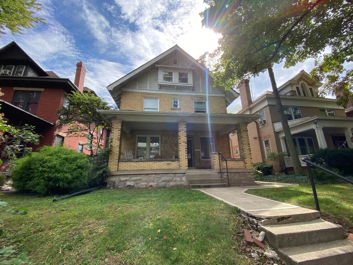 Primary Photo - 53 E Northwood Ave