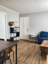 Building Photo - 104 Williams Ave