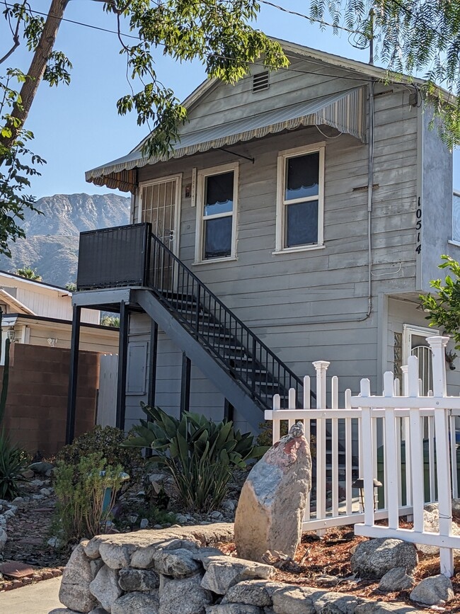 Building Photo - 10514 Commerce Ave
