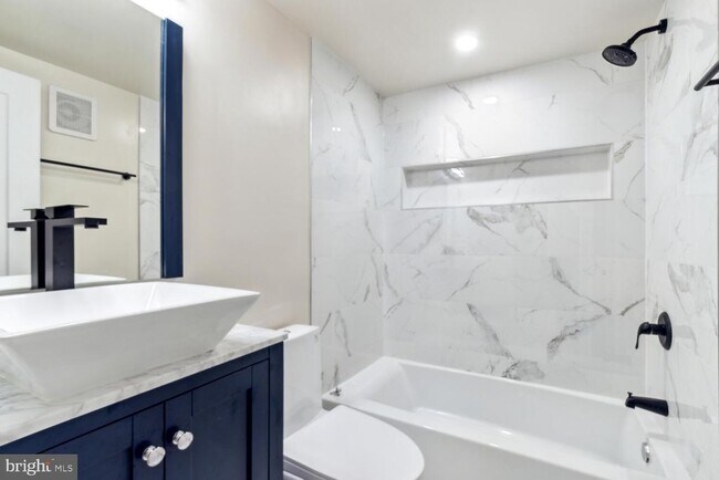 Foto del edificio - 122 Randolph Pl NW