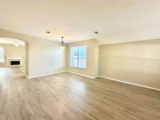 Foto del edificio - 107 Worchester Ln