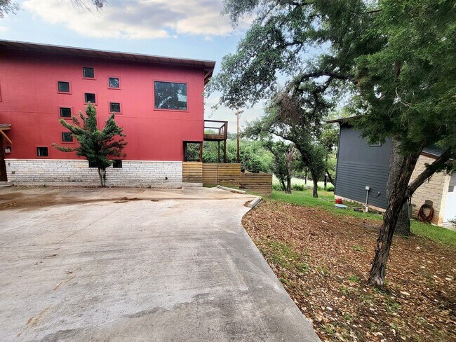 Foto del edificio - 325 Southwind Rd