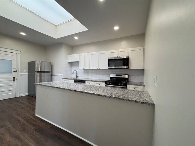 Photo - 996 Chestnut St Apartment