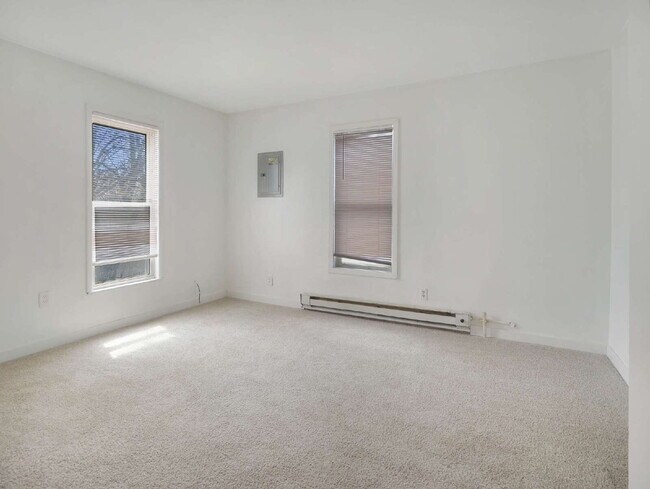 Foto del edificio - 1+ Bedroom Upper Level Duplex