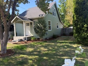 Building Photo - 325 Santa Clara Ave
