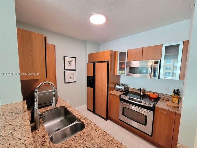 Building Photo - 700 E Boynton Beach Blvd