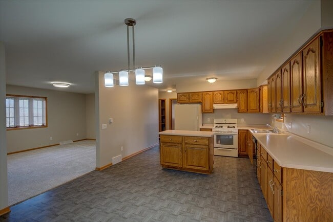Building Photo - 4348 Hoepker Rd