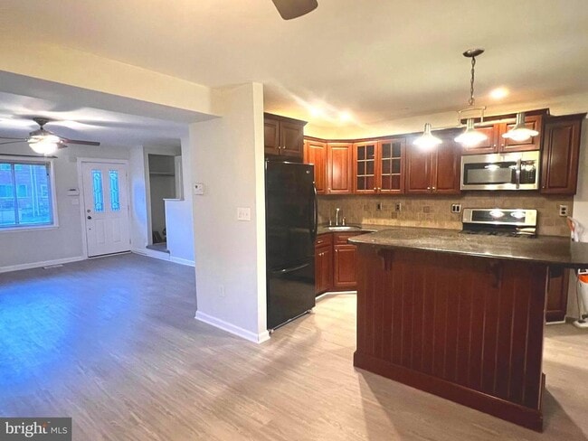 Foto del edificio - 747 Seawall Rd