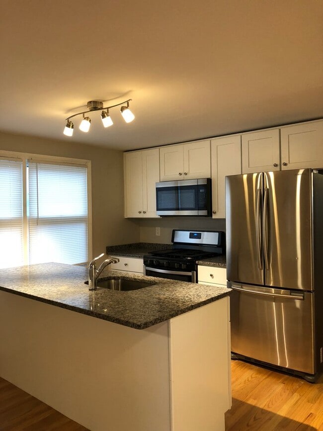 Photo - 295 Huxley Ave Apartment