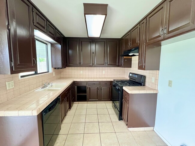 Building Photo - Beautiful 3 Bed 2 Bath in Clovis!