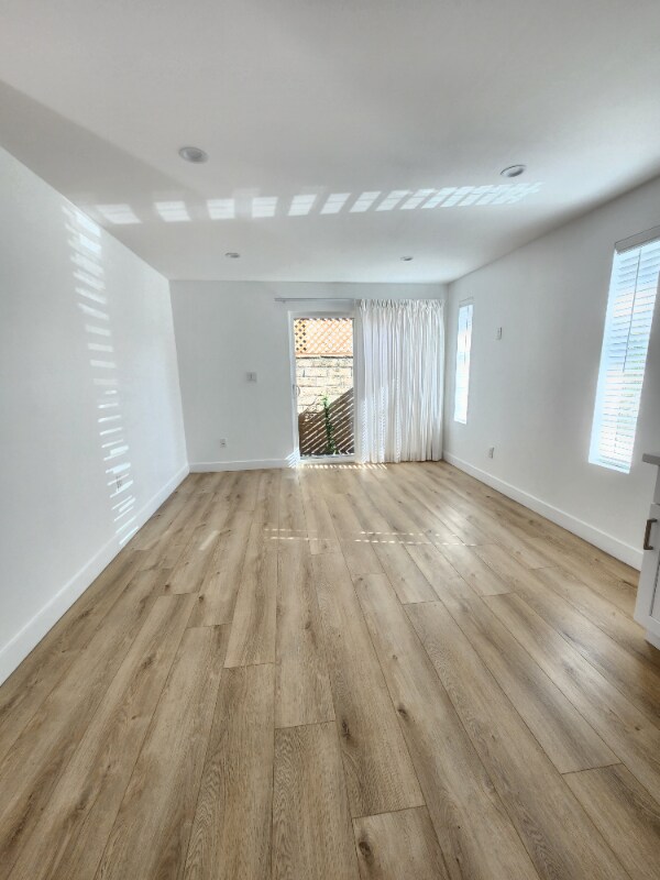 Foto del edificio - 2407 Abbot Kinney Blvd