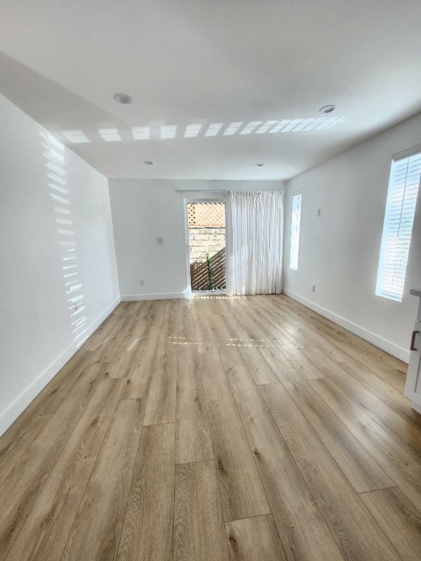 Building Photo - 2407 Abbot Kinney Blvd