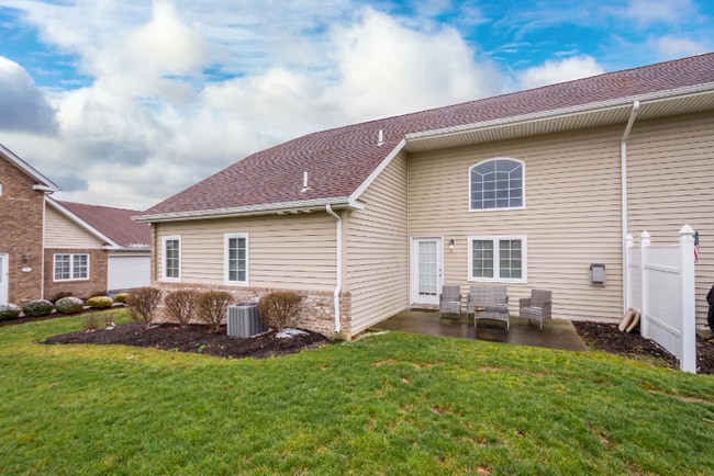 Building Photo - 72 Nicholas Dr