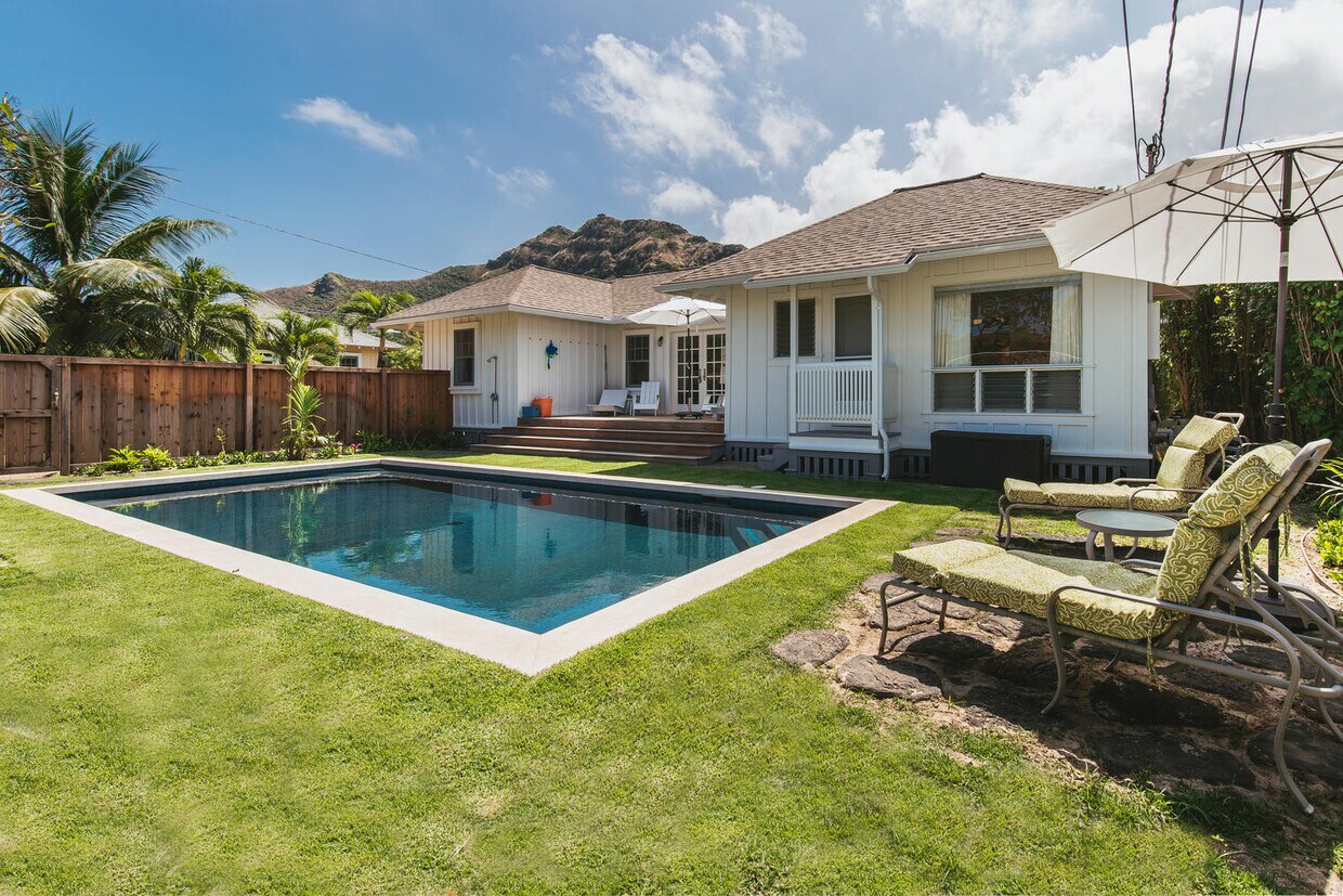 Primary Photo - 979 Mokulua Dr