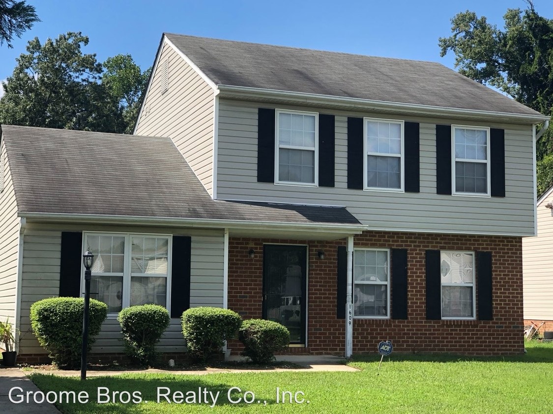 1609 Elsing Green Ct, Highland Springs, VA 23075 House Rental in Highland Springs, VA