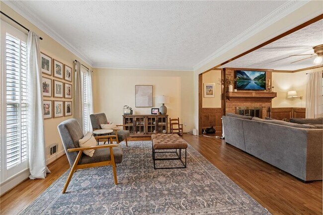 Building Photo - 766 Chesterfield Dr