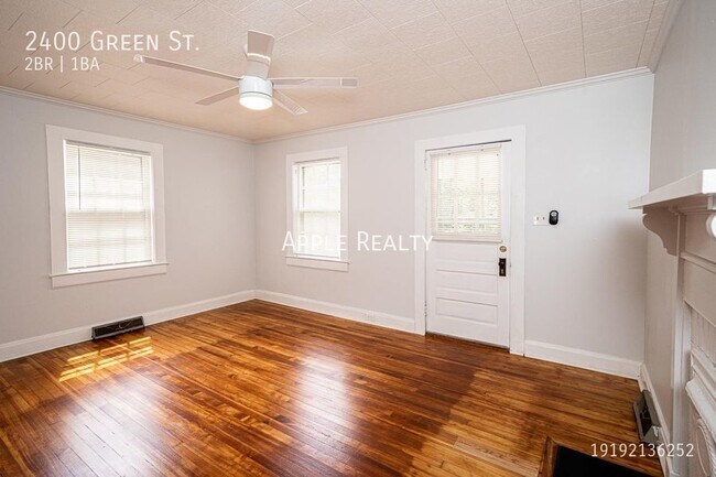 Building Photo - 2400 Green St - Available mid-July