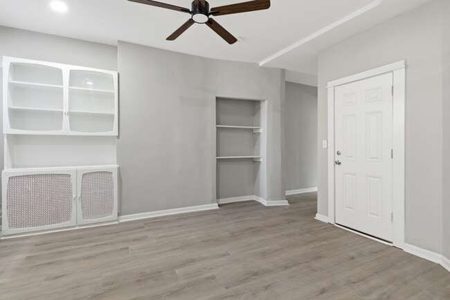 Building Photo - 2322 Callow Ave