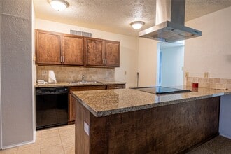 Building Photo - 14658 Flair Dr