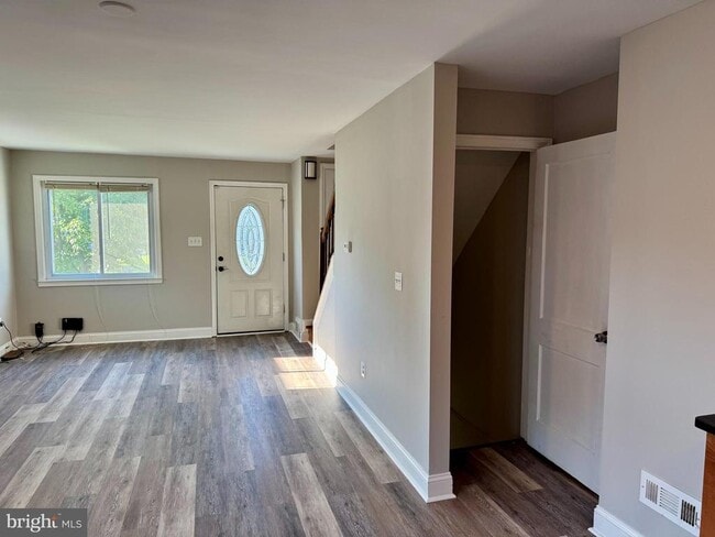 Building Photo - 7204 Glenridge Dr