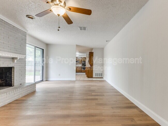Building Photo - 5816 NW 90th St