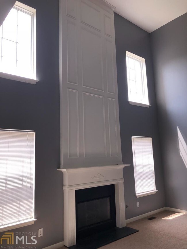 Building Photo - 605 Applegate Ln