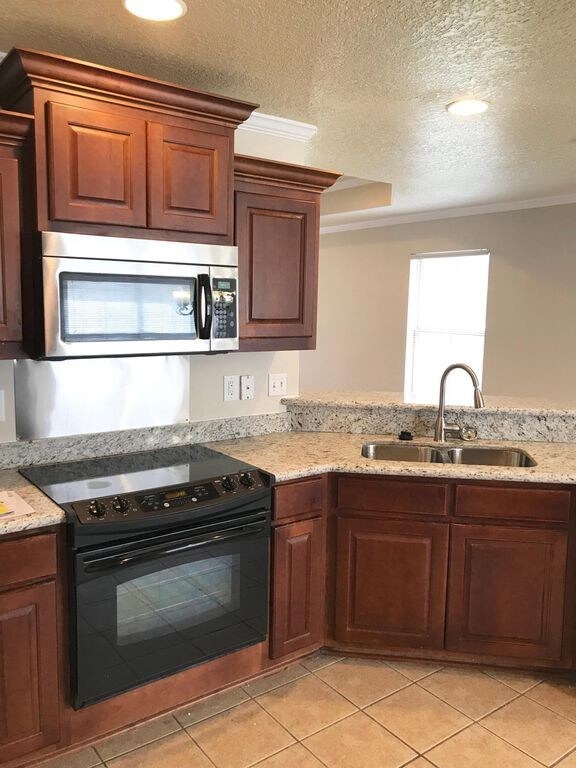 Building Photo - 13481 McLeod Ct
