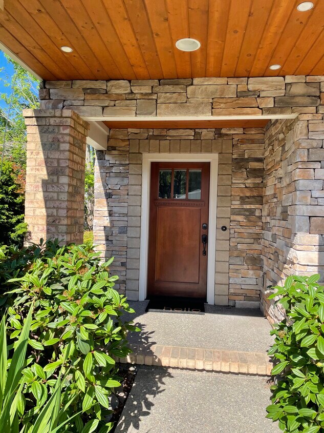 Foto principal - 9414 SE Causey Ave
