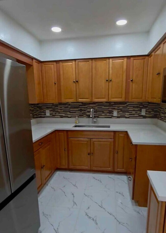 Foto del edificio - 4776 Carver St