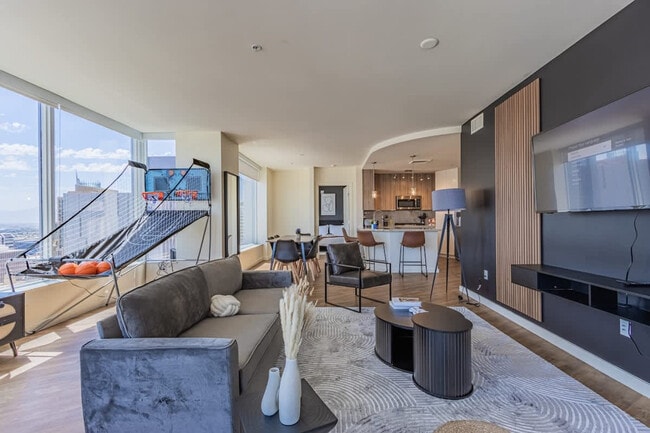 Building Photo - 44 W Monroe St