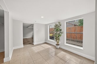 Building Photo - 1814 33rd St