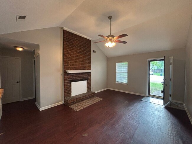 Foto del edificio - 2532 Baxter Cove