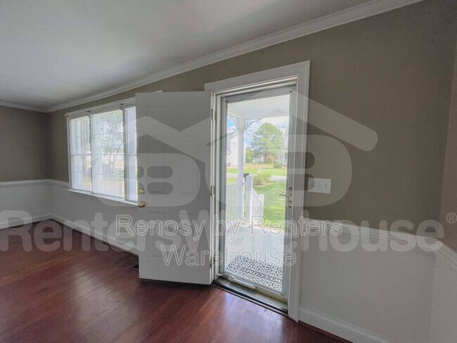 Foto del edificio - 1619 Laurel Ave