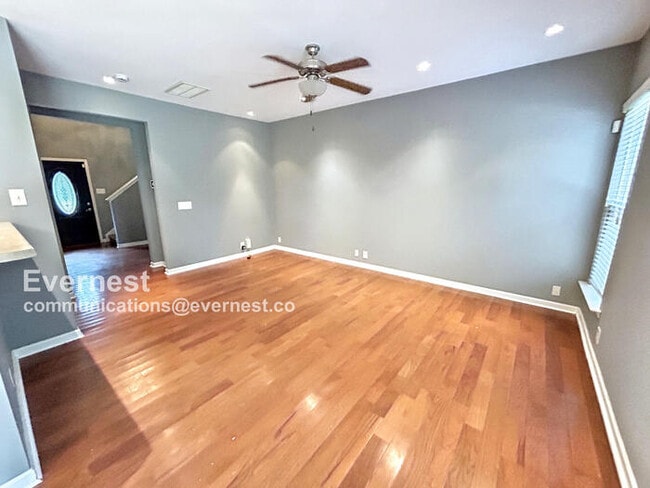 Building Photo - 520 Pippin Dr