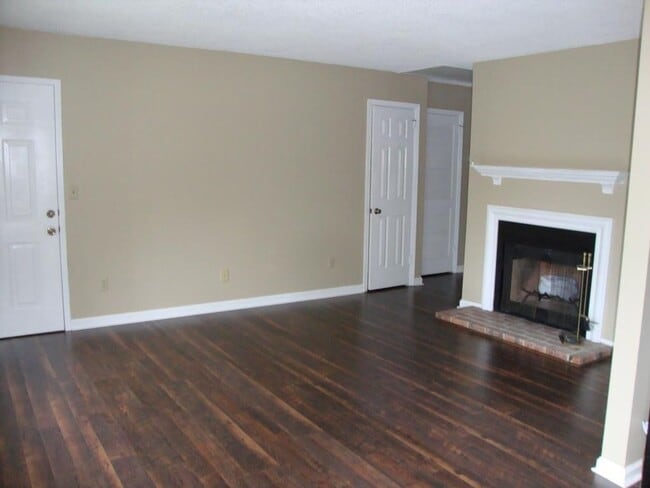 Building Photo - 5759 Brentwood Trace