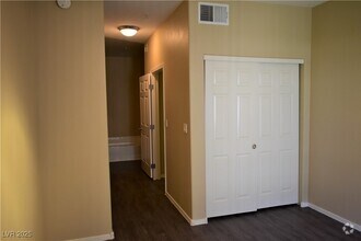 Building Photo - 2291 W Horizon Ridge Pkwy