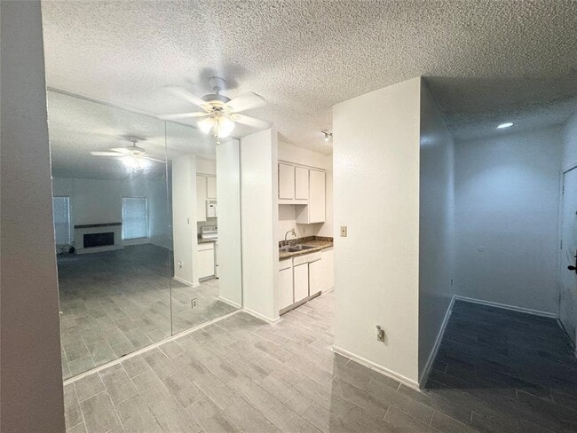 Foto del edificio - 10049 Westpark Dr