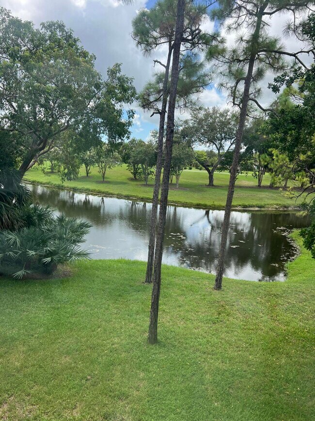 Foto del edificio - 1408 Palm Beach Trace Dr