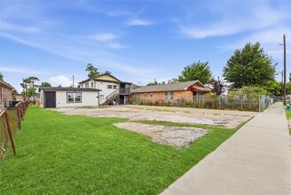Building Photo - 7010 Brownsville St