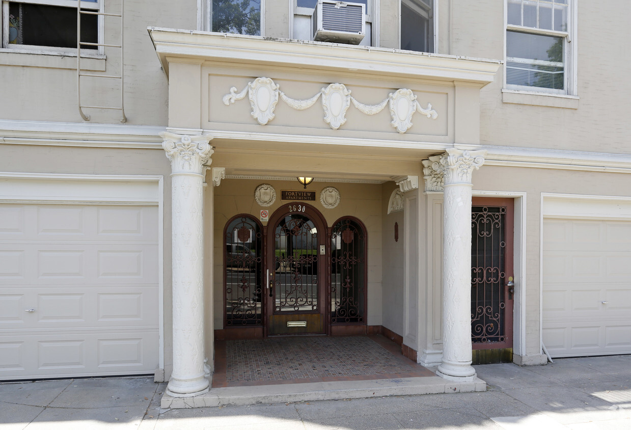 Building Photo - Fortview Apartments