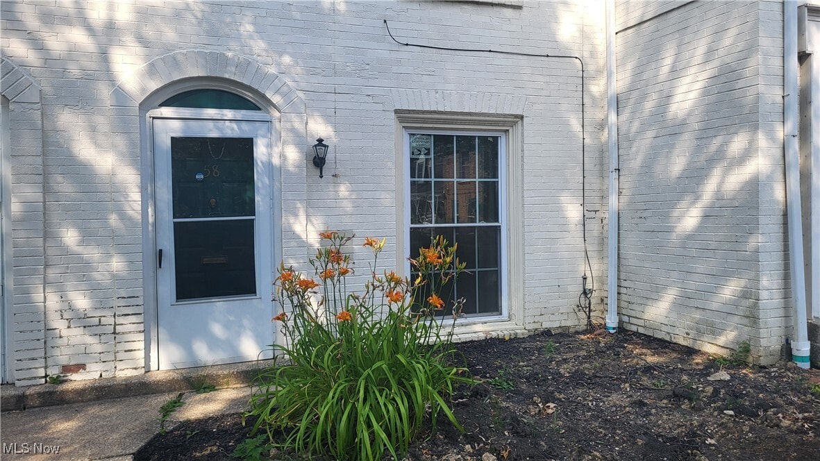 Primary Photo - 23 Trenton Square
