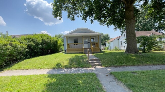 Photo - NEWLY RENNOVATED...2 Bedroom 1 Bath House