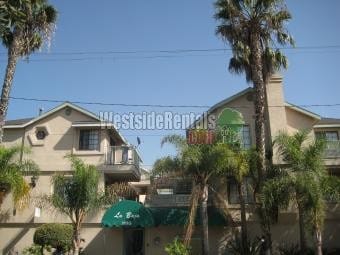 Primary Photo - 1190 Newport Ave