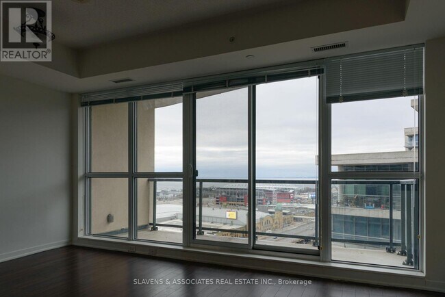 Photo du bâtiment - 51 E Liberty St