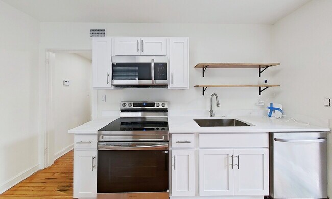 Foto del edificio - Pristine Neptune Beach Efficiency Unit Remodel: 2 Blocks to the Sand and Walkable to Everything!