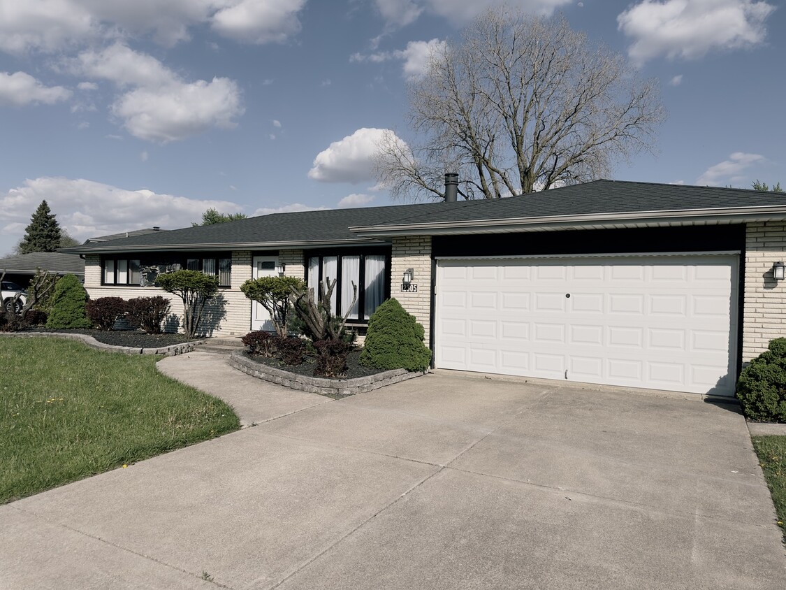Primary Photo - 12305 Derby Ln