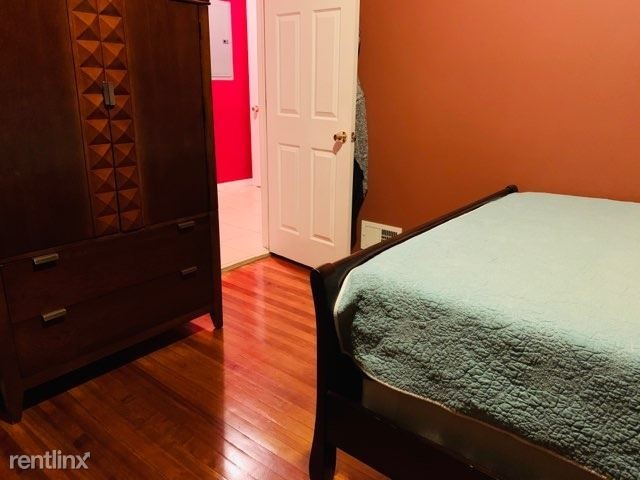 Foto del edificio - 3 br, 1 bath Apartment - 39 Berkeley Place 1