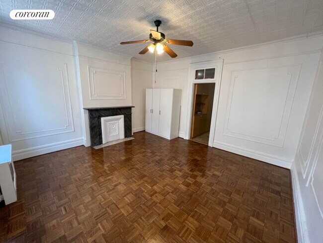 Foto del edificio - 448 W 49th St