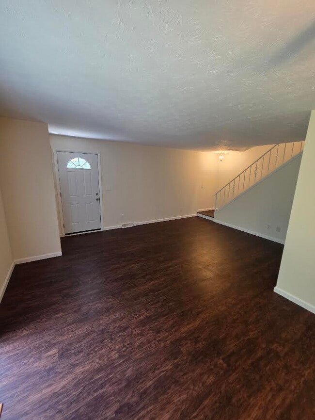 Building Photo - 9997 Independence Dr