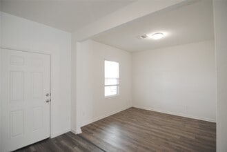 Building Photo - 1052 Water Oak Ln